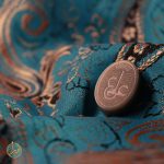 یشم عین علی